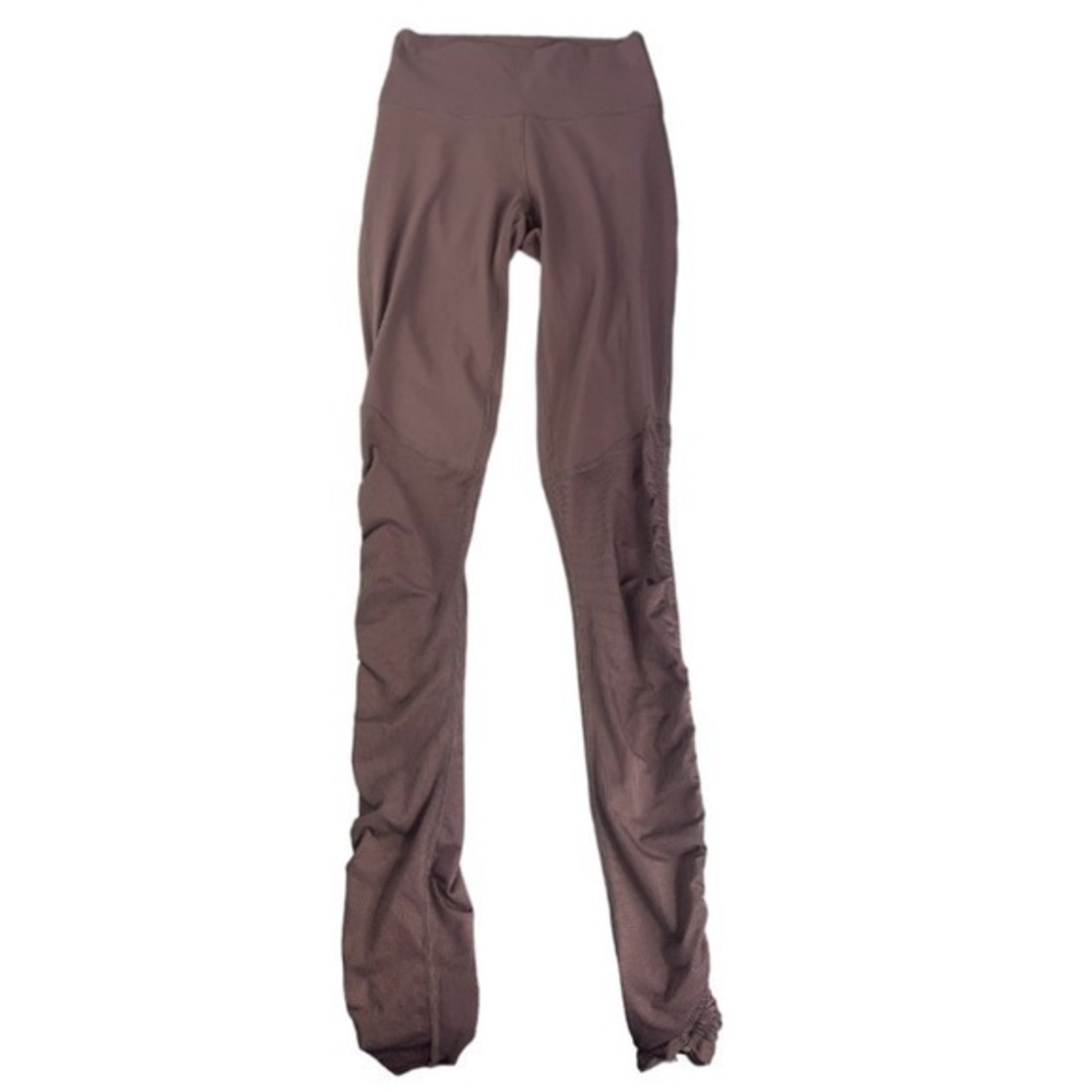 Fabletics leggings waist measures about 11 inches I’m thinking size XS
